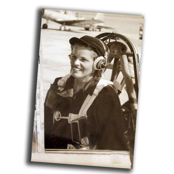 female pilot near a plane vintage retro WW2 Photo Glossy 4*6 in B036