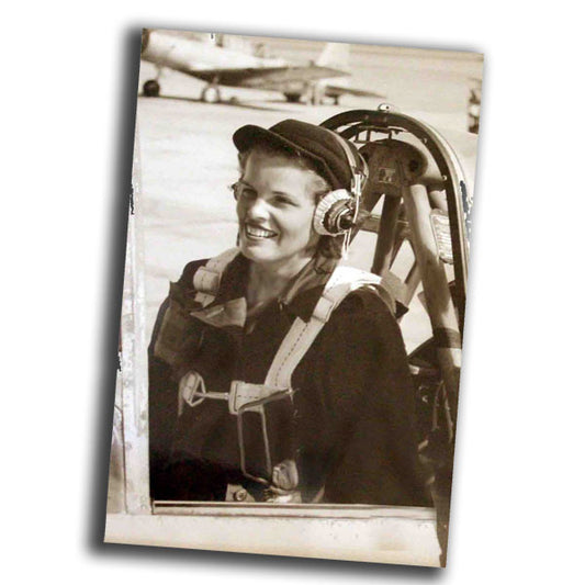 female pilot near a plane vintage retro WW2 Photo Glossy 4*6 in B036
