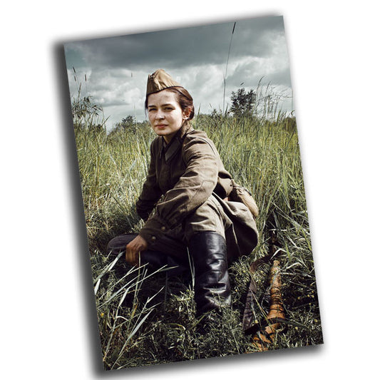 Soviet woman sniper with rifle from the 1940s WW2 Photo Glossy 4*6 in C038