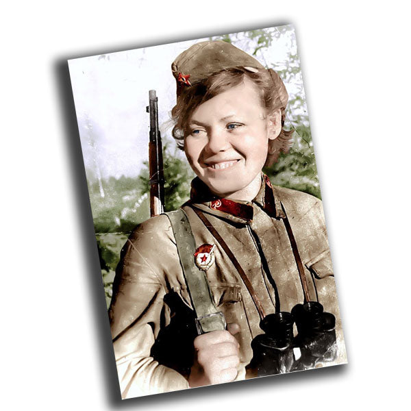retro vintage style woman soviet sniper with rifle from the 1940s WW2 Photo Glossy 4*6 in C042