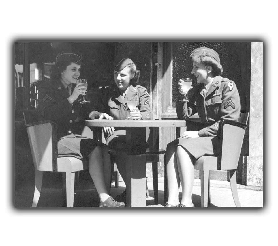 retro vintage photo of woman in military uniform Officers WW2 Photo Glossy 4*6 in F048