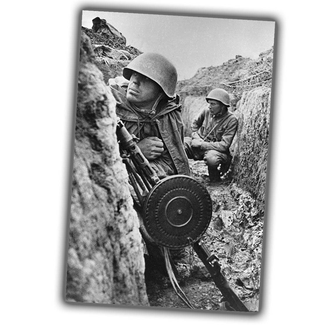 Soviet soldier with a machine gun in a trench WW2 Photo Glossy 4*6 in I046