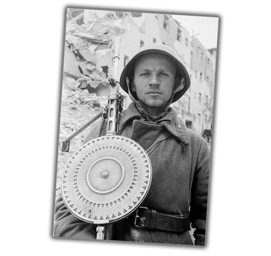 Soviet military soldier with a machine gun WW2 Photo Glossy 4*6 in I049