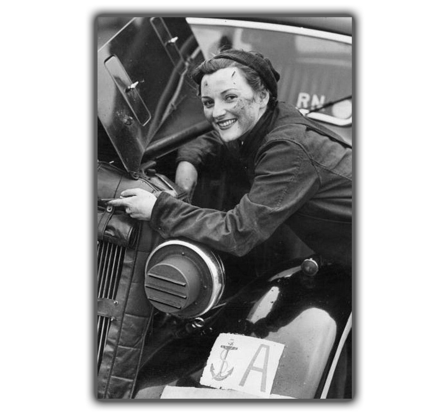 woman vintage retro classic auto mechanic  WW2 Photo Glossy 4*6 in K035
