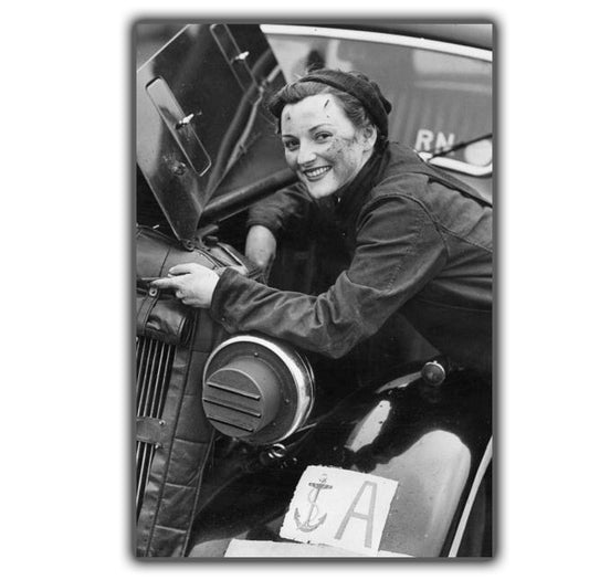 woman vintage retro classic auto mechanic  WW2 Photo Glossy 4*6 in K035