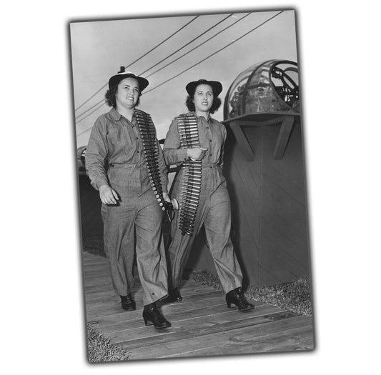 vintage women mechanics at the factory classic Vintage WW2 Photo Glossy 4*6 in K036