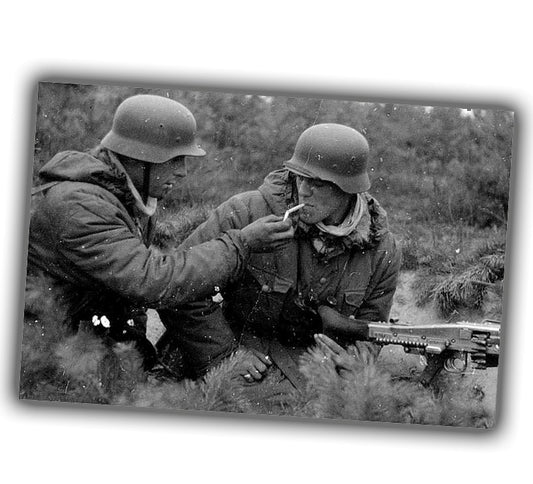 German machine gun crew taking a smoke break WW2 Photo Glossy 4*6 in K037